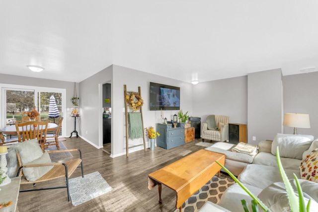 40522 Bloomfield ROAD, Genoa City, WI 53128