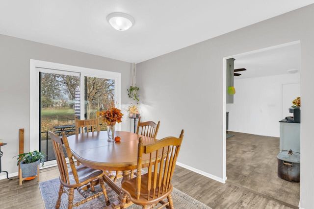 40522 Bloomfield ROAD, Genoa City, WI 53128