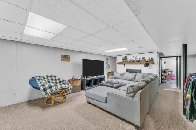 40522 Bloomfield ROAD, Genoa City, WI 53128