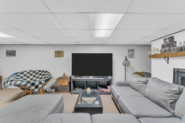 40522 Bloomfield ROAD, Genoa City, WI 53128