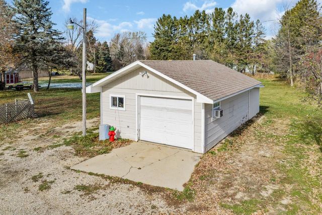 40522 Bloomfield ROAD, Genoa City, WI 53128