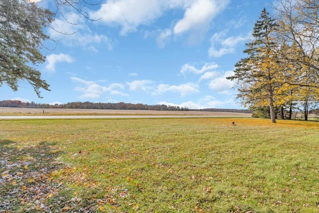 40522 Bloomfield ROAD, Genoa City, WI 53128