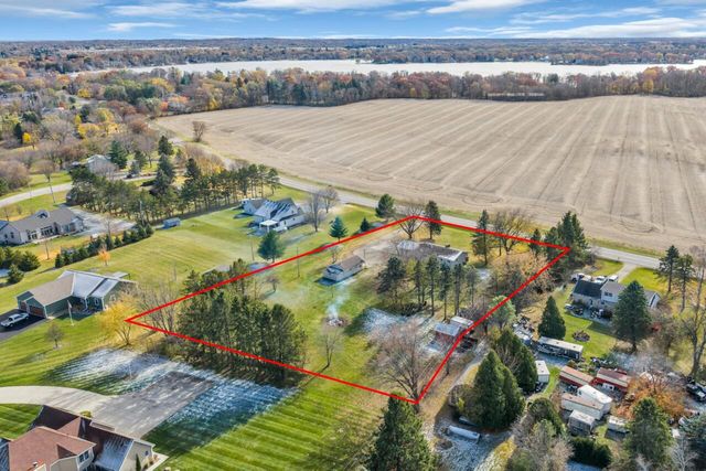 40522 Bloomfield ROAD, Genoa City, WI 53128