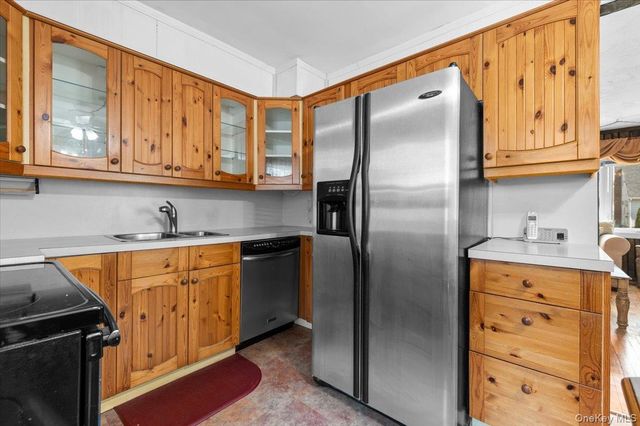 2192 6th Street, East Meadow, NY 11554
