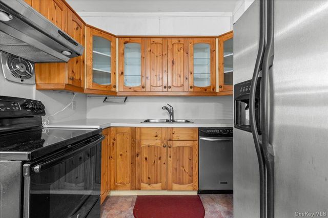 2192 6th Street, East Meadow, NY 11554