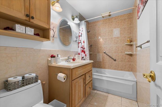 2192 6th Street, East Meadow, NY 11554