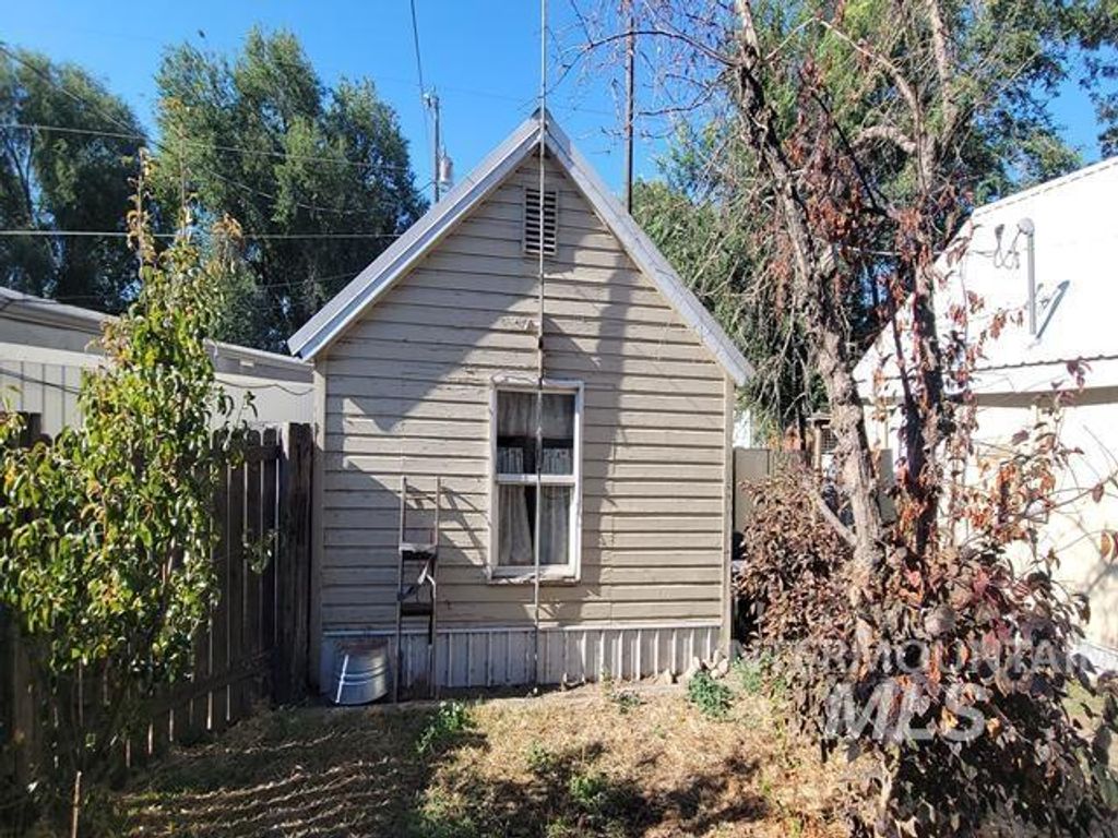 704 E Grove Ave, Parma, ID 83660 photo 4