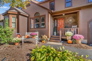 14 Hawthorne Village D, Franklin, MA 02038
