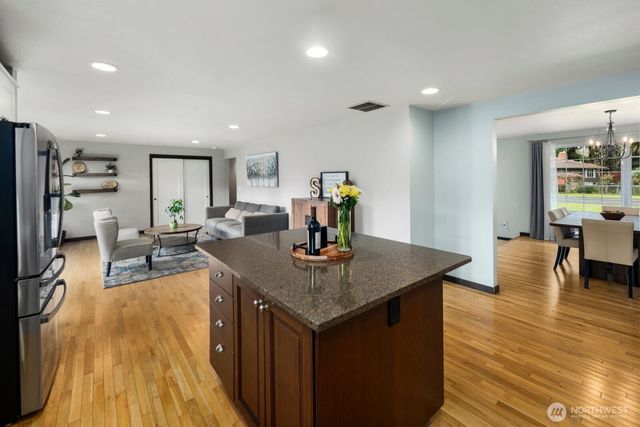 8008 Garnet Lane SW, Lakewood, WA 98498