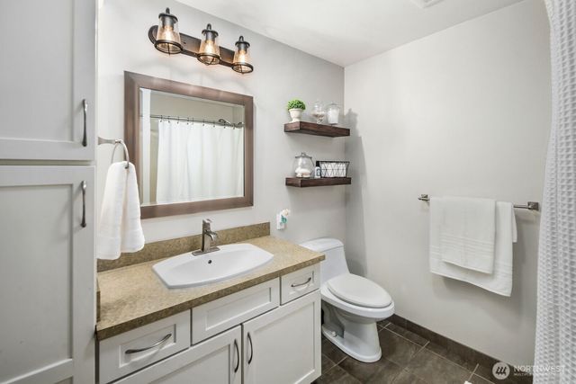 8008 Garnet Lane SW, Lakewood, WA 98498