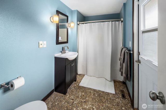 8008 Garnet Lane SW, Lakewood, WA 98498