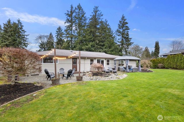 8008 Garnet Lane SW, Lakewood, WA 98498
