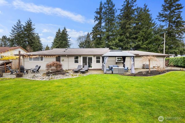 8008 Garnet Lane SW, Lakewood, WA 98498