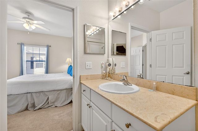 2950 LUCAYAN HARBOUR CIR 105, Kissimmee, FL 34746