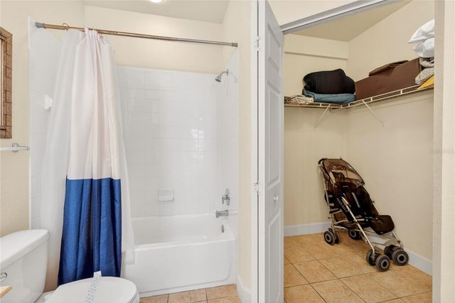 2950 LUCAYAN HARBOUR CIR 105, Kissimmee, FL 34746