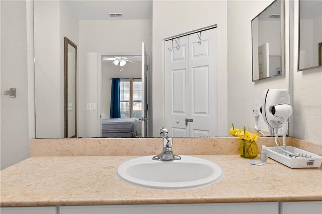 2950 LUCAYAN HARBOUR CIR 105, Kissimmee, FL 34746