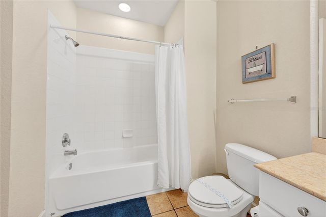 2950 LUCAYAN HARBOUR CIR 105, Kissimmee, FL 34746