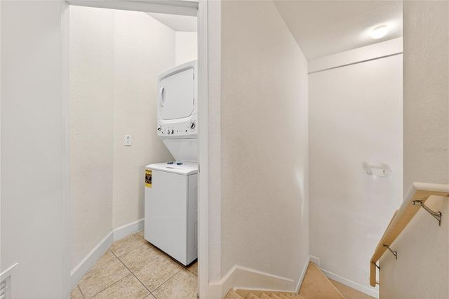 2950 LUCAYAN HARBOUR CIR 105, Kissimmee, FL 34746