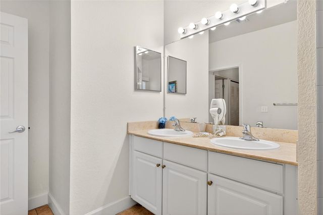 2950 LUCAYAN HARBOUR CIR 105, Kissimmee, FL 34746