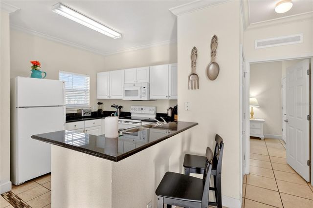 2950 LUCAYAN HARBOUR CIR 105, Kissimmee, FL 34746