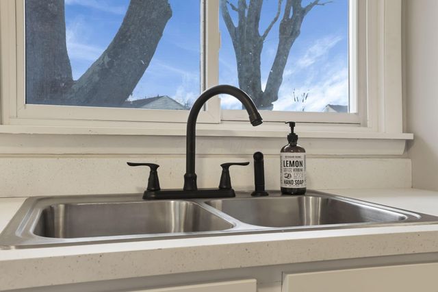 1255 Manfeld Drive, Columbus, OH 43227