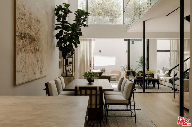 702 N Doheny Drive TH19, West Hollywood, CA 90069