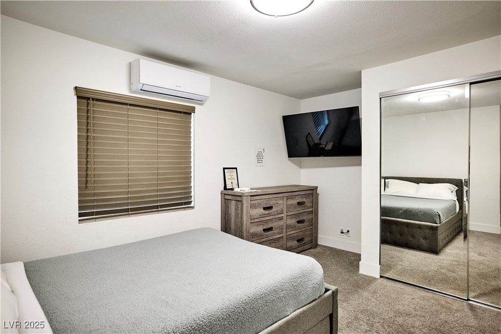 Image 11 of property listing at 6348 Mockingbird Lane, Las Vegas, NV 89103