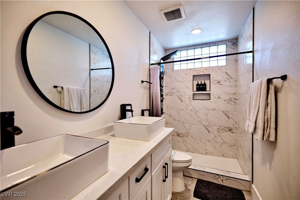 Image 16 of property listing at 6348 Mockingbird Lane, Las Vegas, NV 89103