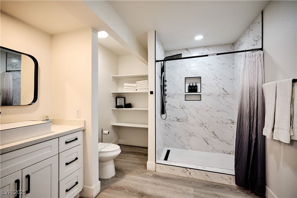 Image 20 of property listing at 6348 Mockingbird Lane, Las Vegas, NV 89103