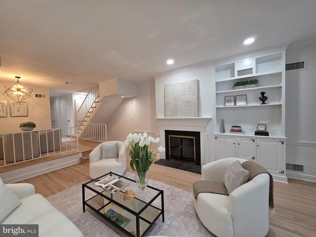 3643 SAINT MARYS PL NW, Washington, DC 20007