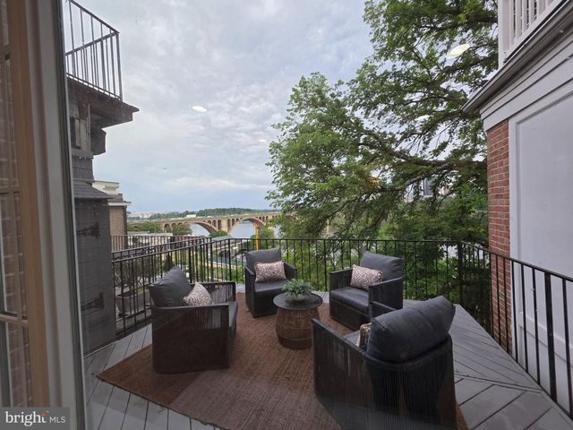 3643 SAINT MARYS PL NW, Washington, DC 20007