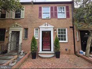 3643 SAINT MARYS PL NW, Washington, DC 20007