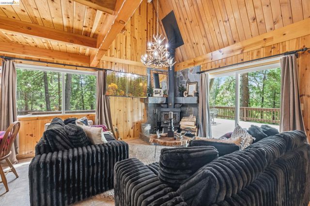26399 Old Mono Rd, Long Barn, CA 95335