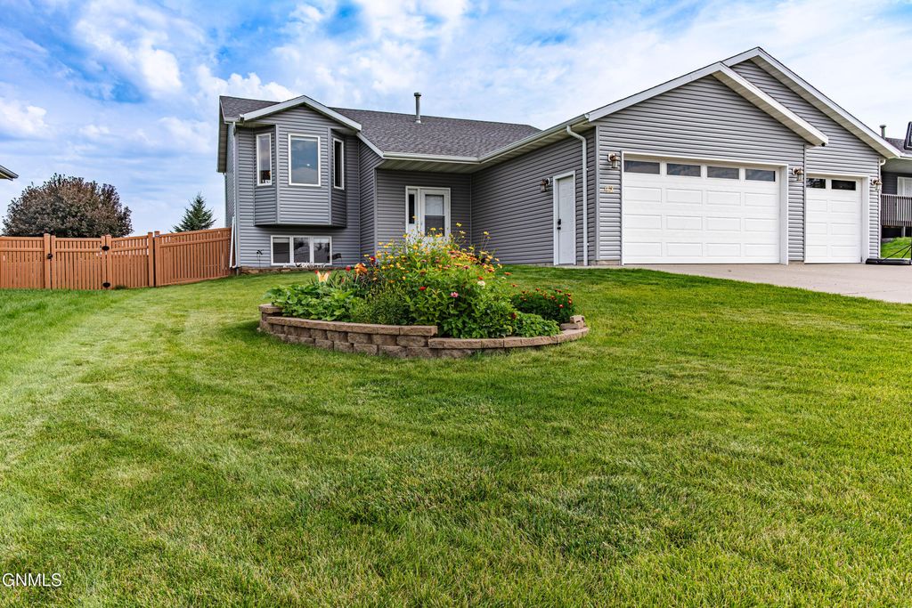 42 Mcginnis Way, Lincoln, ND 58504 photo 3