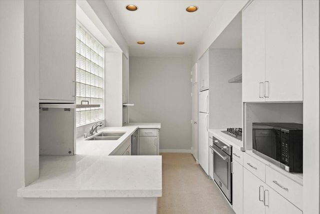 32393241 Clement Street, San Francisco, CA 94121