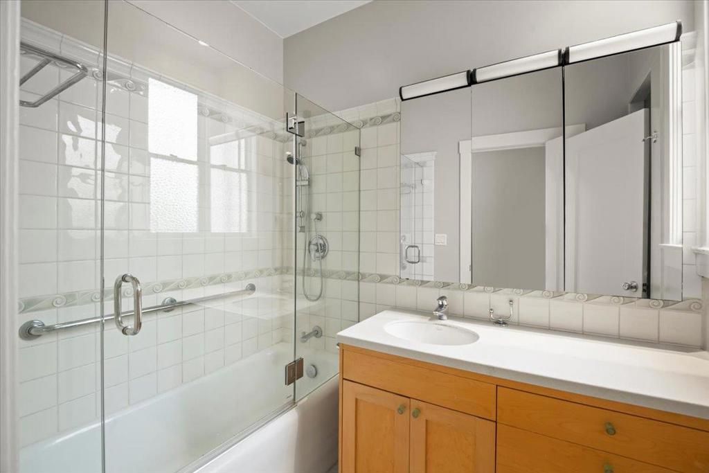 Image 11 of property listing at 32393241 Clement Street, San Francisco, CA 94121