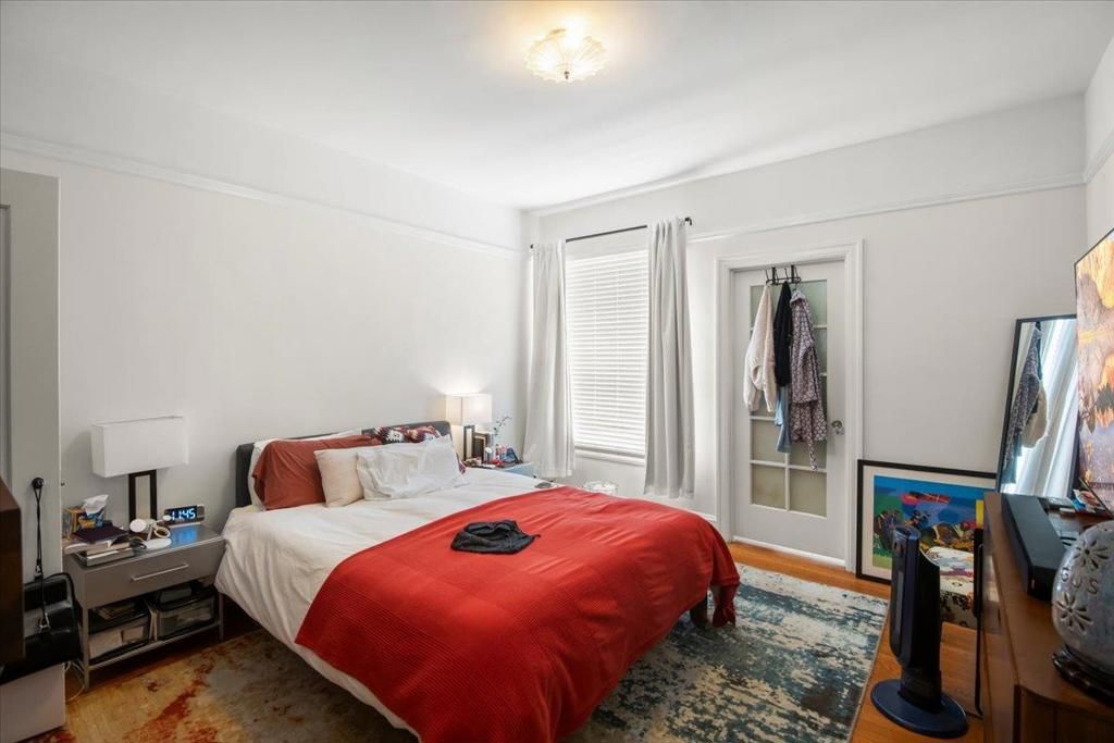 Image 16 of property listing at 32393241 Clement Street, San Francisco, CA 94121
