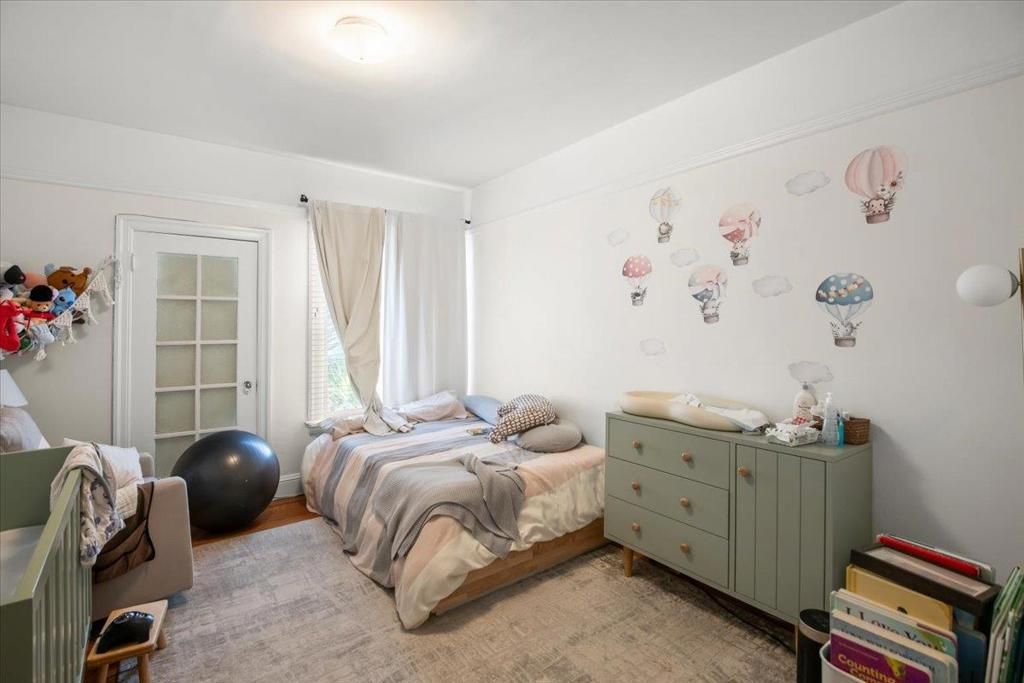Image 17 of property listing at 32393241 Clement Street, San Francisco, CA 94121