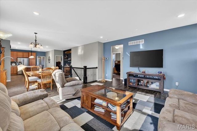 4033 Fulling Mill Street, St Charles, MO 63301