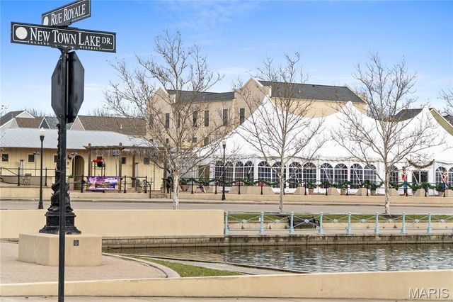 4033 Fulling Mill Street, St Charles, MO 63301