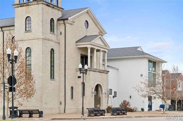 4033 Fulling Mill Street, St Charles, MO 63301