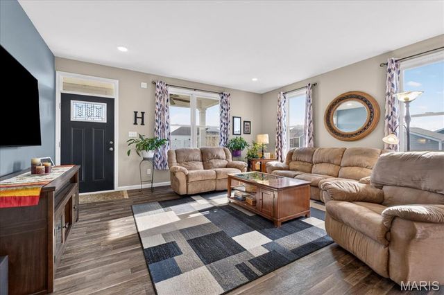 4033 Fulling Mill Street, St Charles, MO 63301