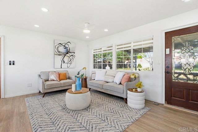 9462 Doheny Rd., Santee, CA 92071