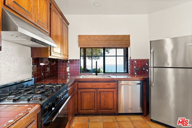 4211 Avenida De La Encinal GH, Malibu, CA 90265