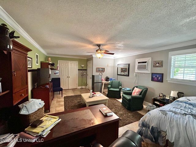 915 Grant Avenue, Pascagoula, MS 39567