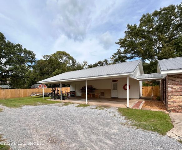 915 Grant Avenue, Pascagoula, MS 39567