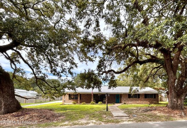 915 Grant Avenue, Pascagoula, MS 39567