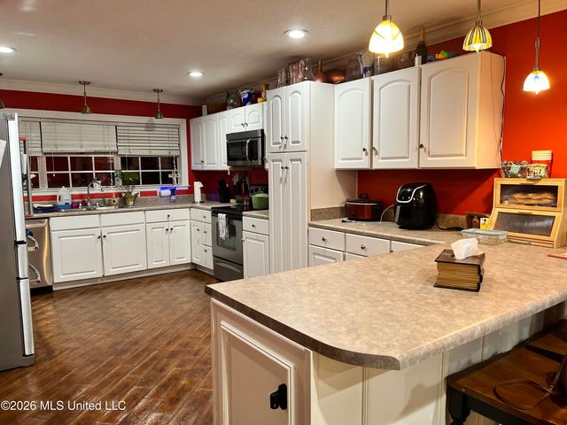 915 Grant Avenue, Pascagoula, MS 39567