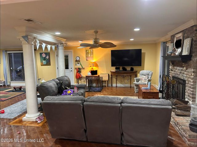 915 Grant Avenue, Pascagoula, MS 39567