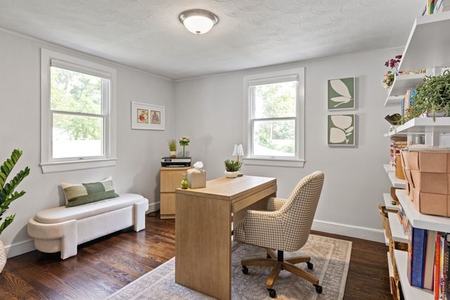 10 Suffolk Rd, Sharon, MA 02067